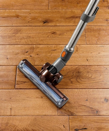 Foot with brush roll of the Hard Floor Expert Canister Vacuum