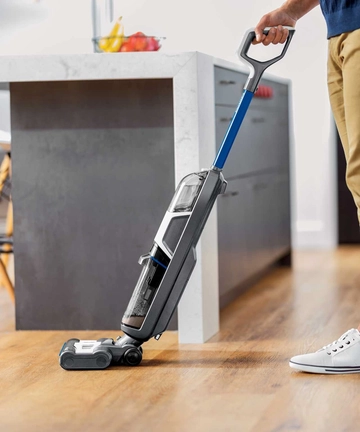 CrossWave HF3 Wet Dry Vac moving around hard flooring